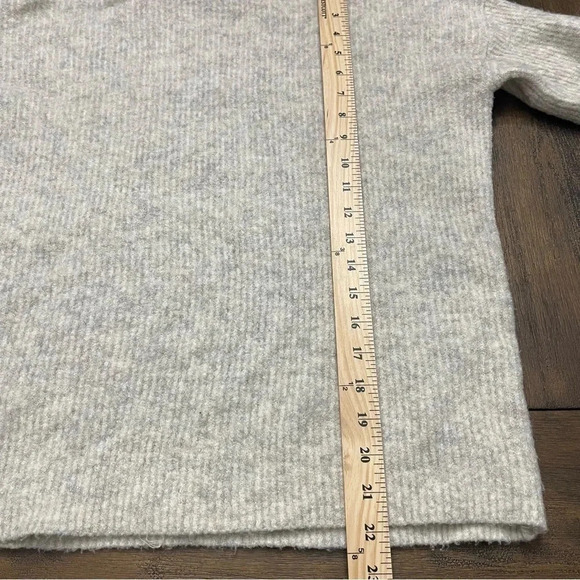 Ladies French Connection mock turtleneck sweater. Oatmeal, size extra small. - Picture 7 of 7